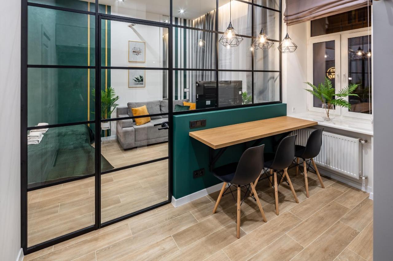 Emerald Lux Apartment. Liveinリヴィウ エクステリア 写真