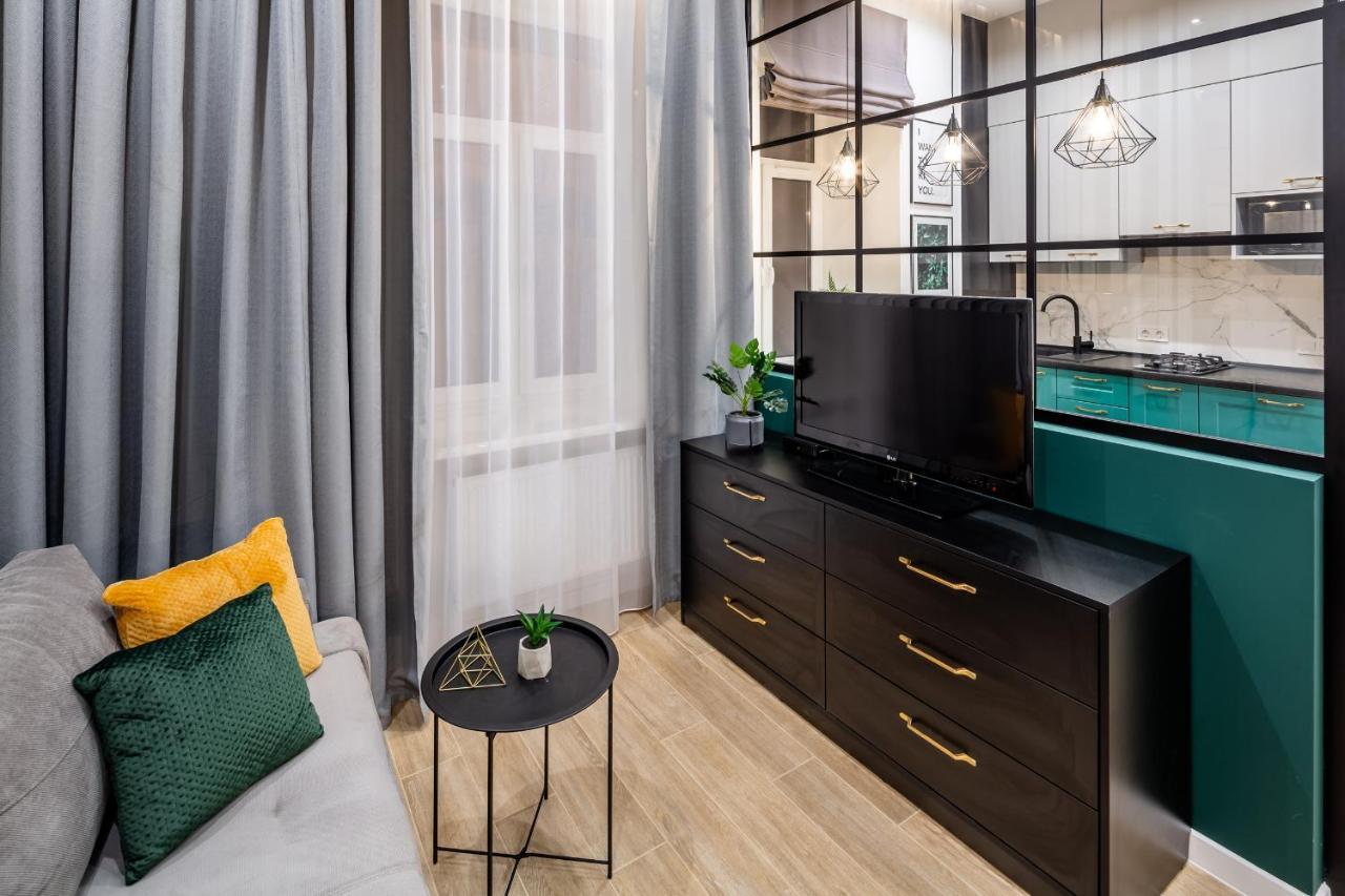 Emerald Lux Apartment. Liveinリヴィウ エクステリア 写真