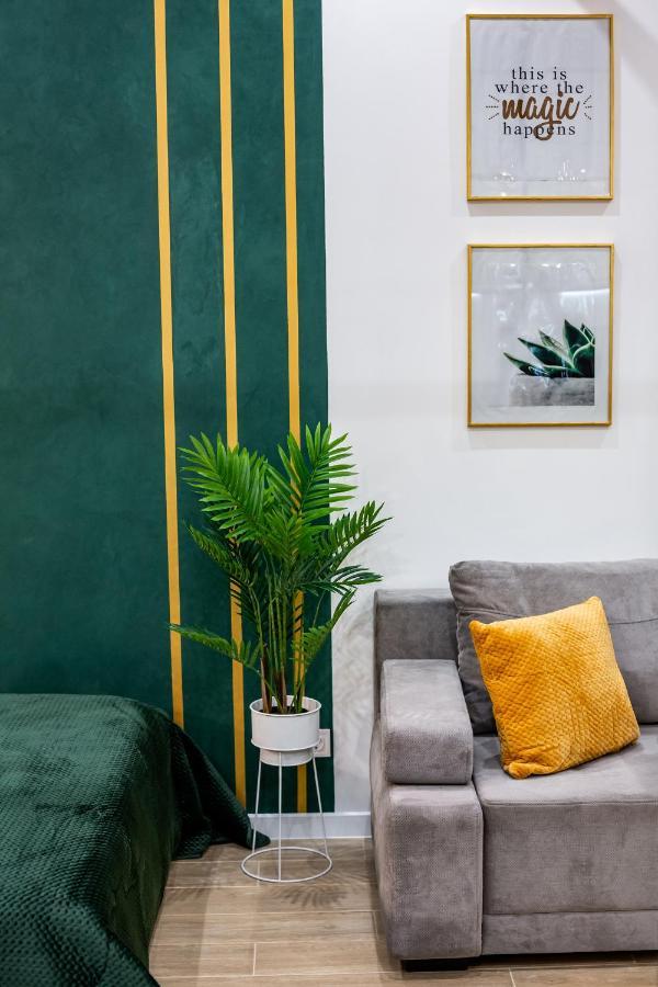 Emerald Lux Apartment. Liveinリヴィウ エクステリア 写真