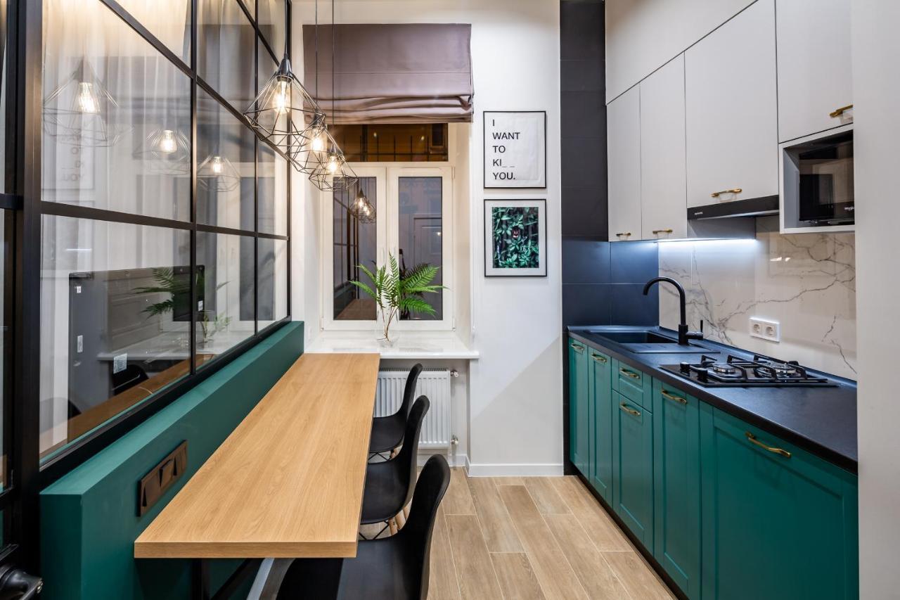 Emerald Lux Apartment. Liveinリヴィウ エクステリア 写真