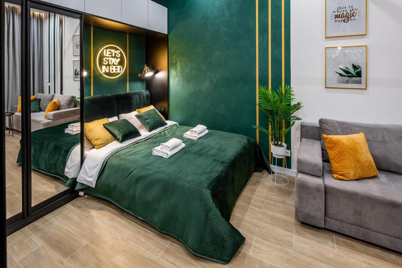 Emerald Lux Apartment. Liveinリヴィウ エクステリア 写真