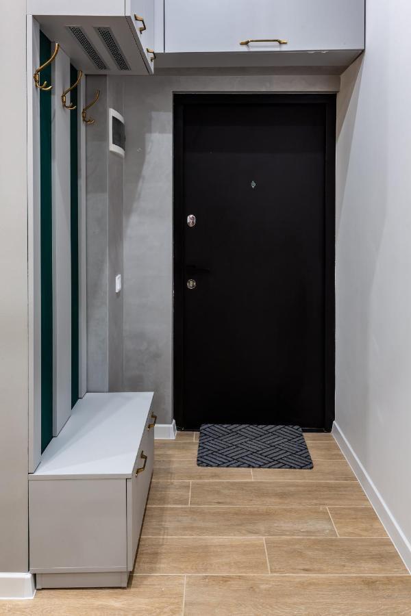 Emerald Lux Apartment. Liveinリヴィウ エクステリア 写真