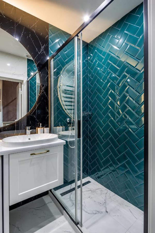 Emerald Lux Apartment. Liveinリヴィウ エクステリア 写真
