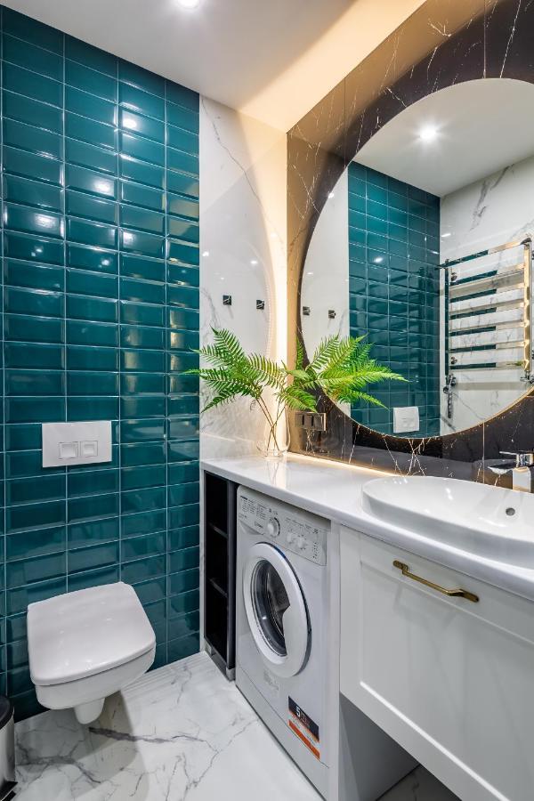 Emerald Lux Apartment. Liveinリヴィウ エクステリア 写真